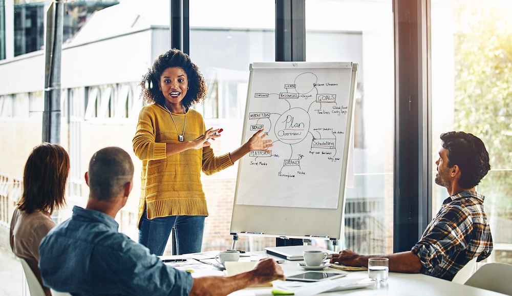 mentorship-coworkers-talking