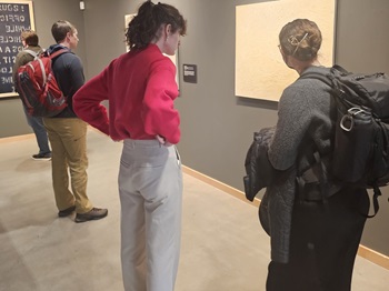 GraduatestudentsintheFulginitiGallery
