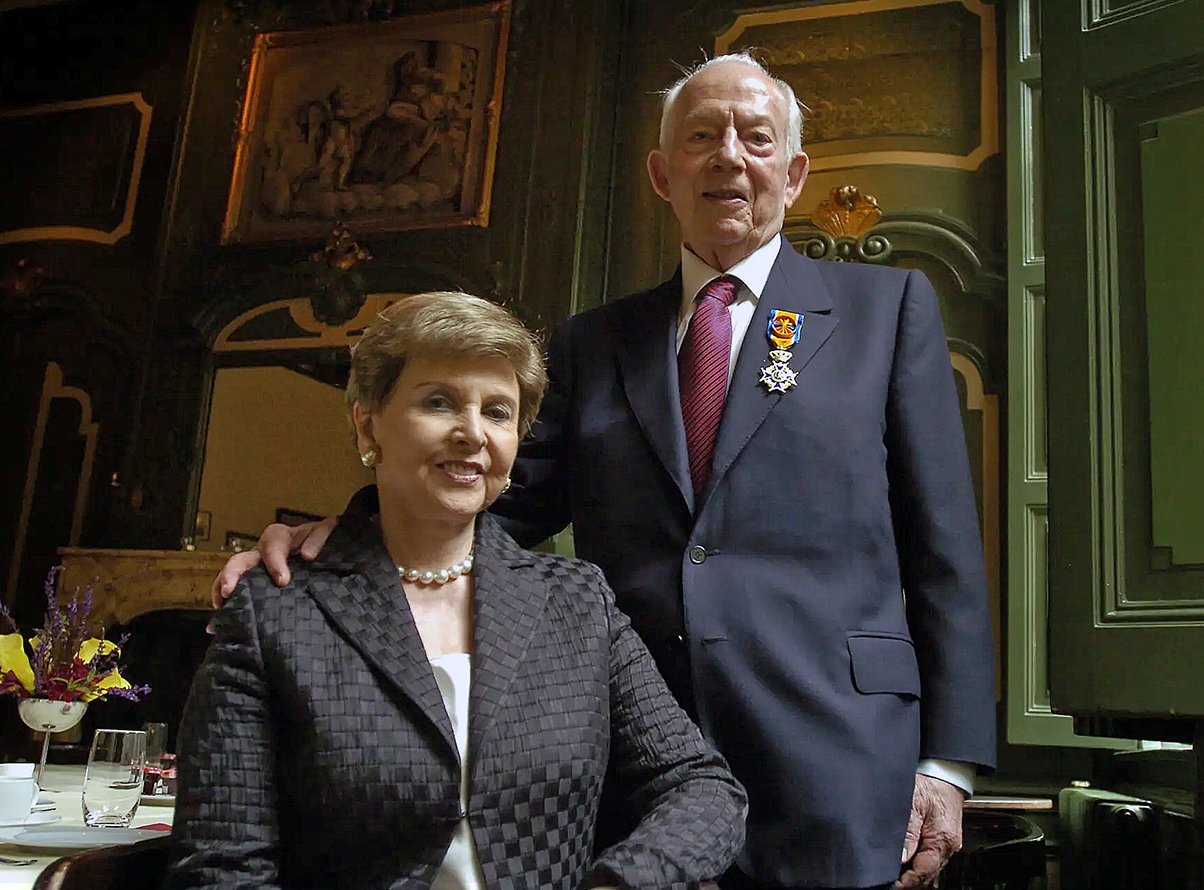 Raymond and Beverly Sackler in 2004. The family branch’s donations to the National Academies began in 2008.