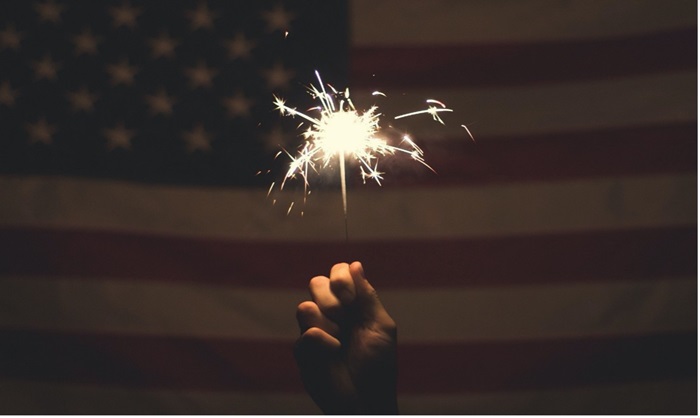 Picture1 sparkler with American flag