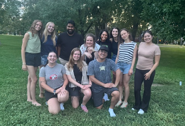 Immunology students take a photo together in Wash Park