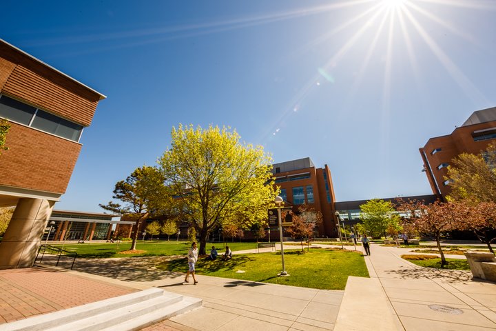 CUA_campus_018_144-720x480-d78501f7-711c-4e2c-a71b-fc312f0ead25