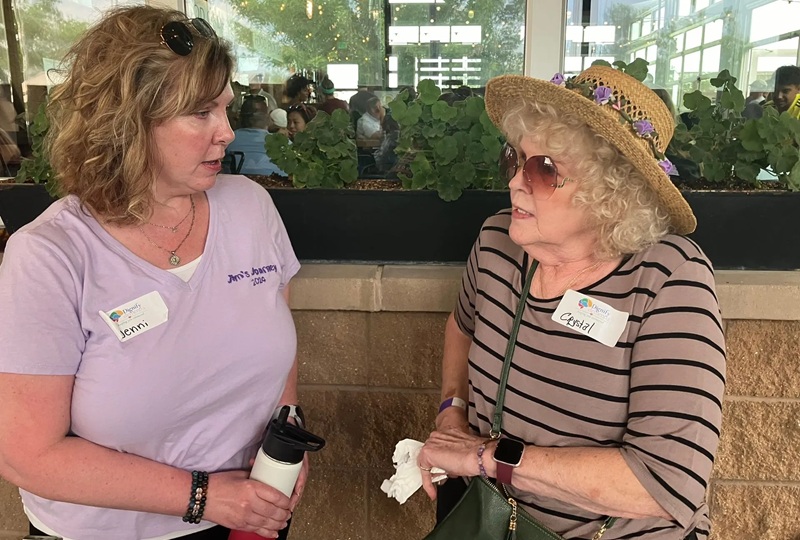 Jenni and her mother Crystal at a Dignify Dementia event